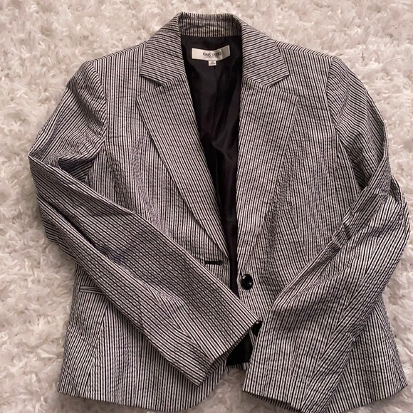 Blazer - Picture 1 of 2